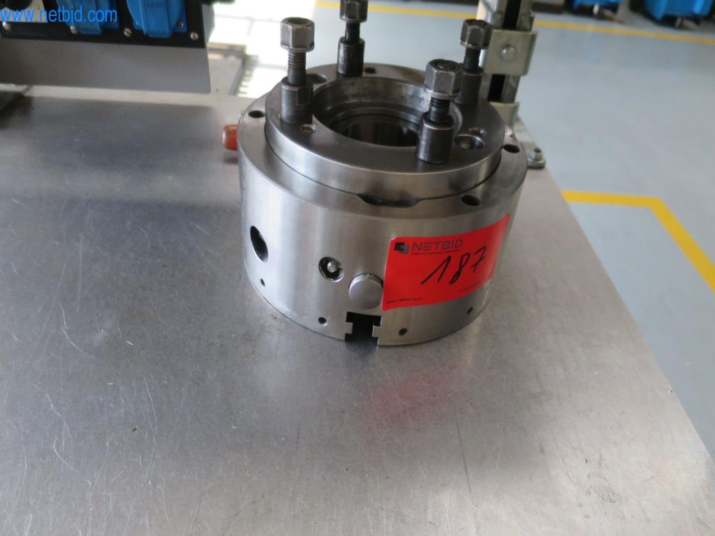 Kompletní sortiment vysoce kvalitních CNC obráběcích strojů-11