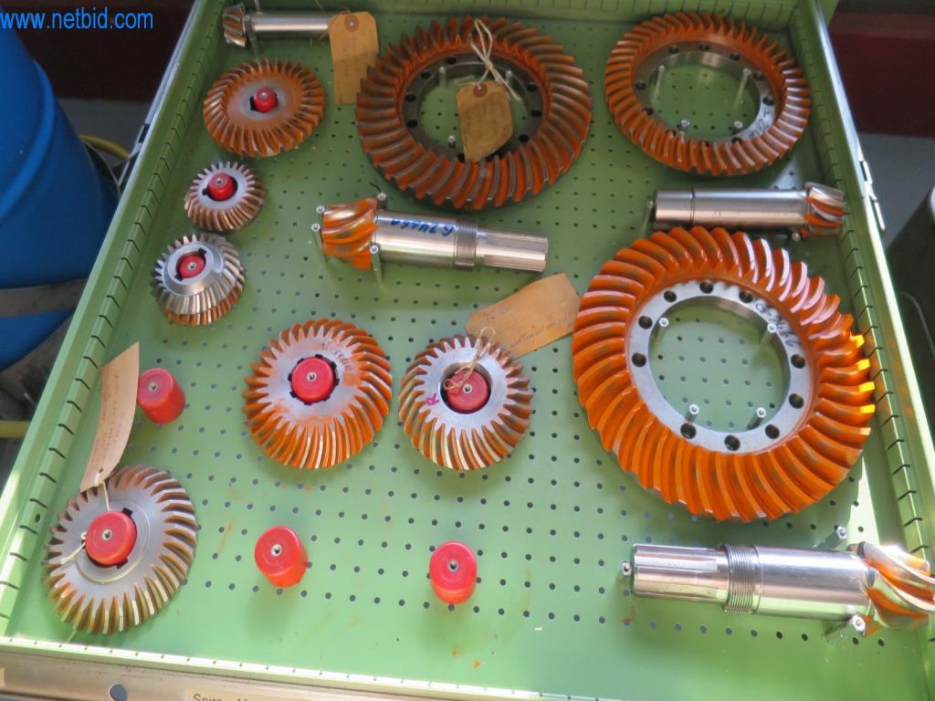 Kompletní sortiment vysoce kvalitních CNC obráběcích strojů-3