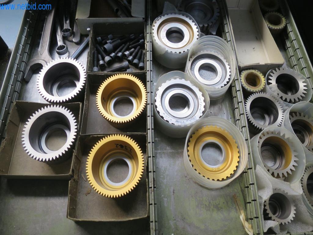 Kompletní sortiment vysoce kvalitních CNC obráběcích strojů-16