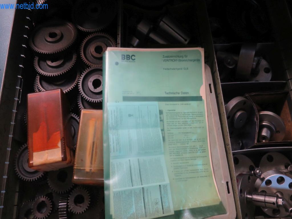 Kompletní sortiment vysoce kvalitních CNC obráběcích strojů-18