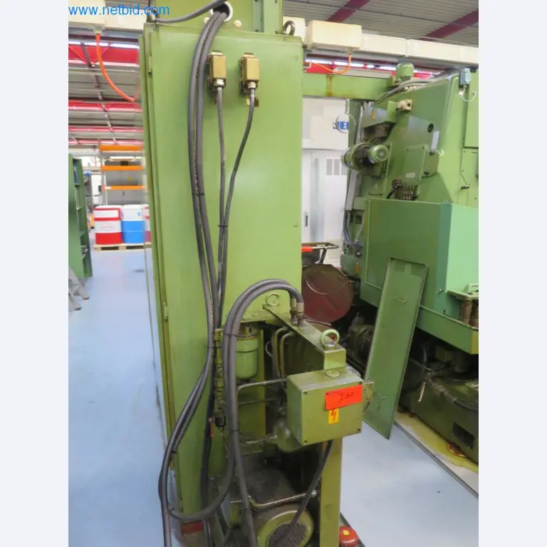 Celotna paleta visokokakovostnih obdelovalnih strojev CNC-11