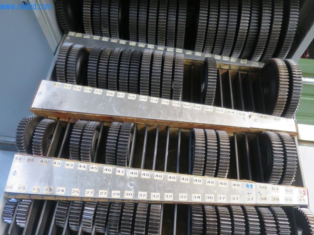 Kompletní sortiment vysoce kvalitních CNC obráběcích strojů-15