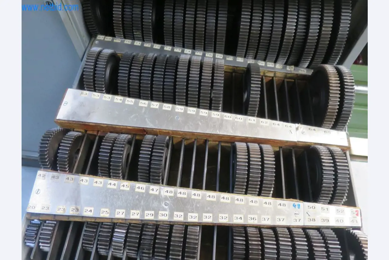 Celotna paleta visokokakovostnih obdelovalnih strojev CNC-15