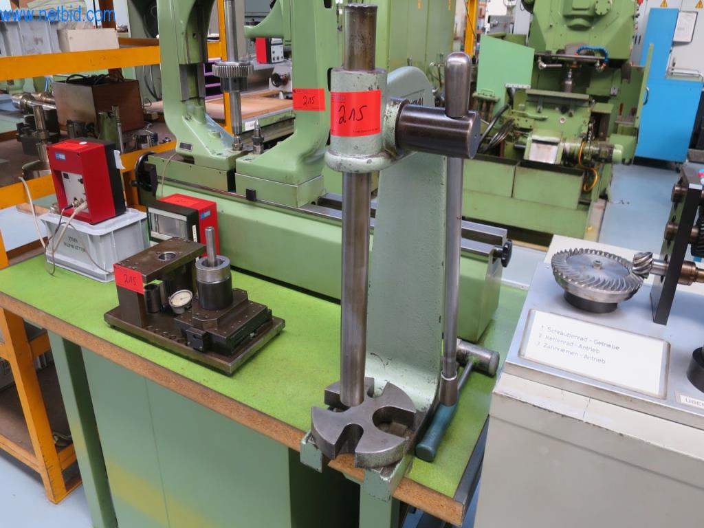 Kompletní sortiment vysoce kvalitních CNC obráběcích strojů-9