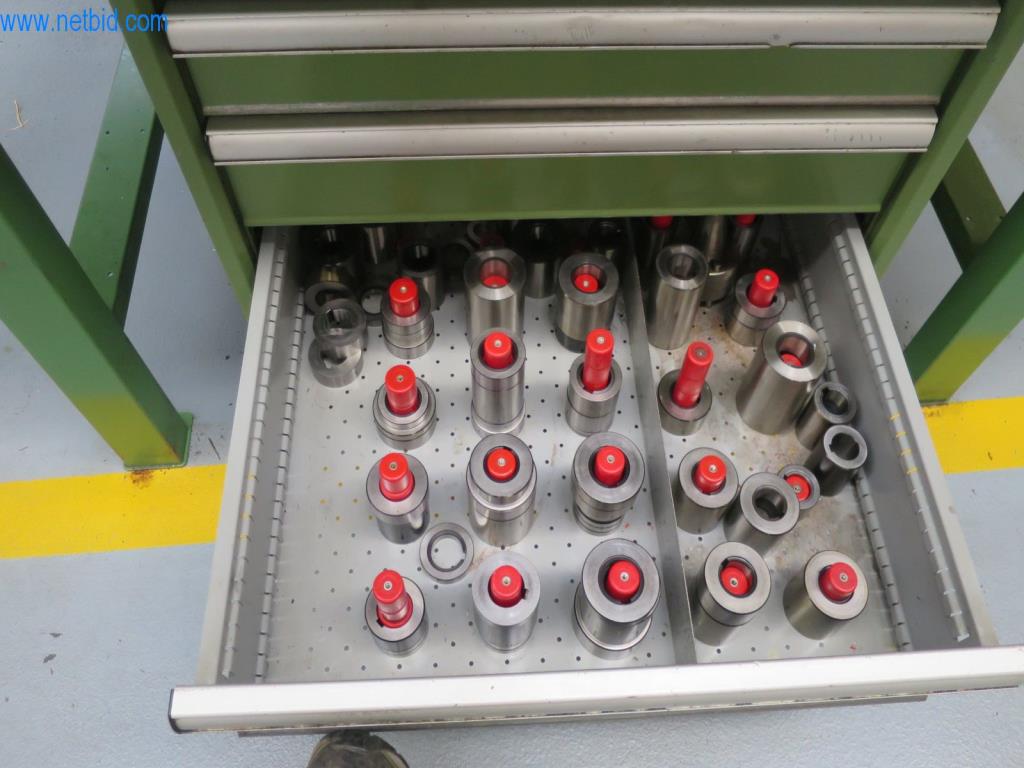 Kompletní sortiment vysoce kvalitních CNC obráběcích strojů-14