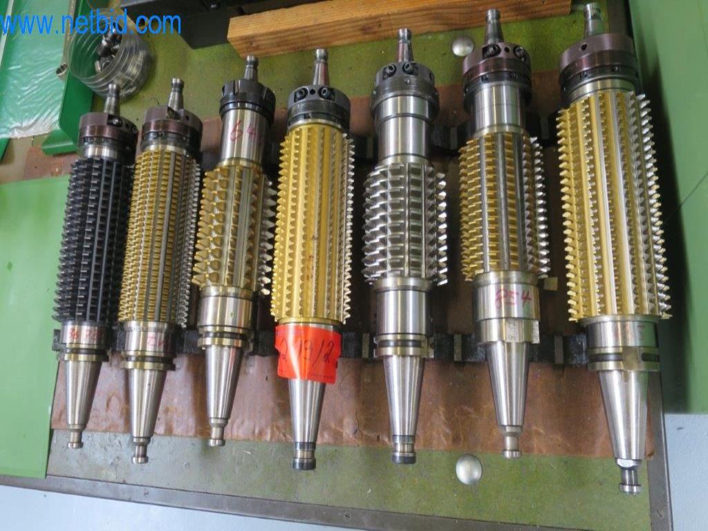 Kompletní sortiment vysoce kvalitních CNC obráběcích strojů-6