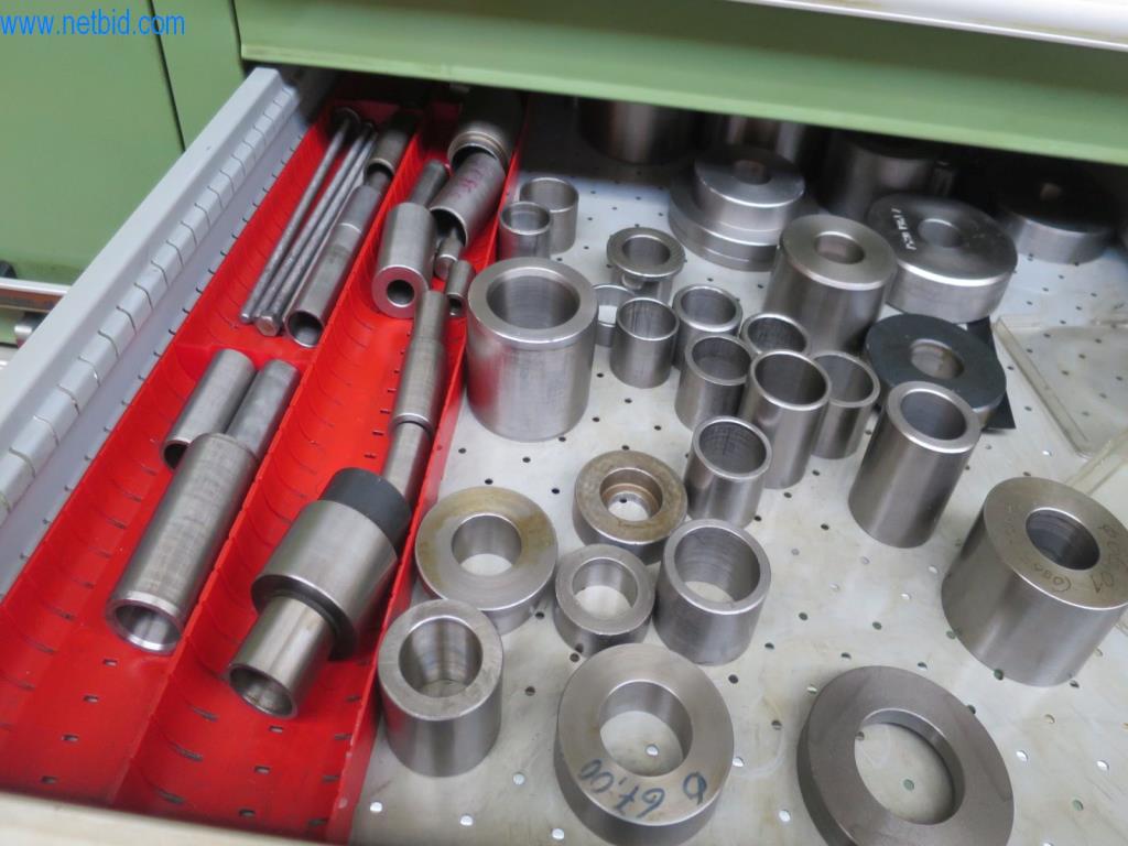 Kompletní sortiment vysoce kvalitních CNC obráběcích strojů-8