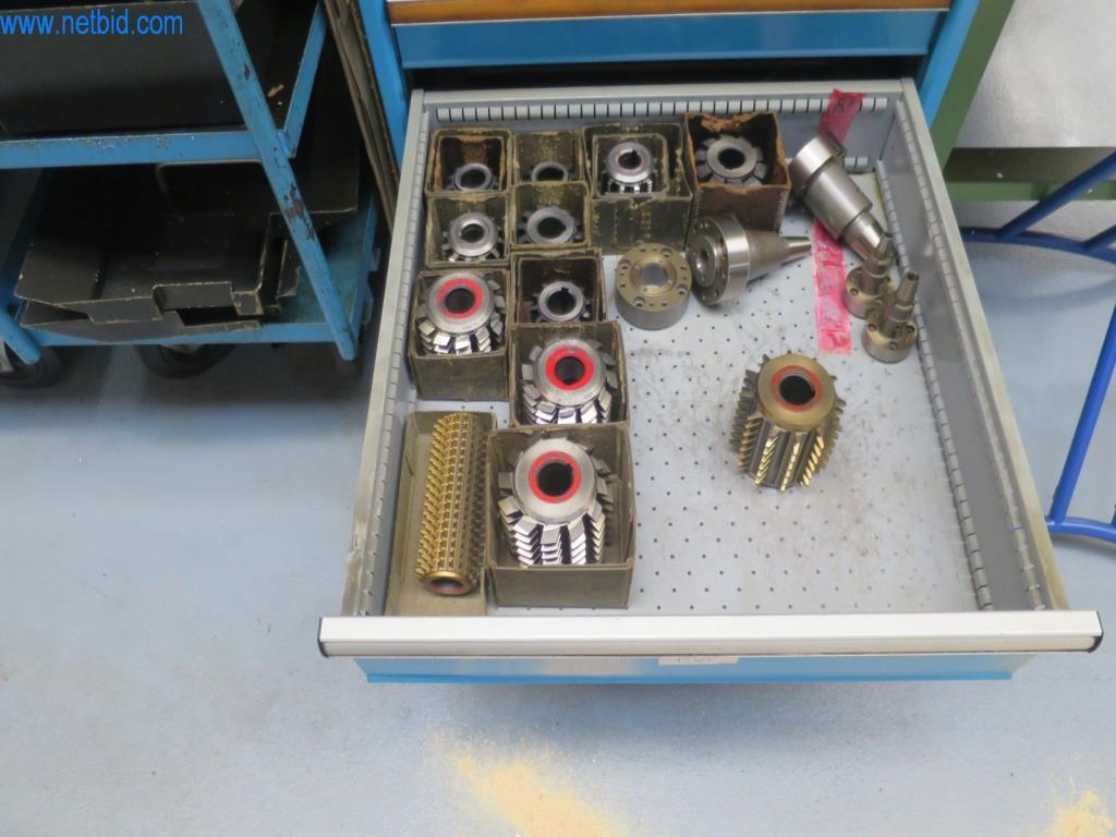 Kompletní sortiment vysoce kvalitních CNC obráběcích strojů-7