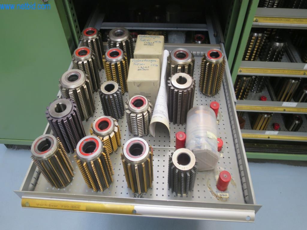 Kompletní sortiment vysoce kvalitních CNC obráběcích strojů-4