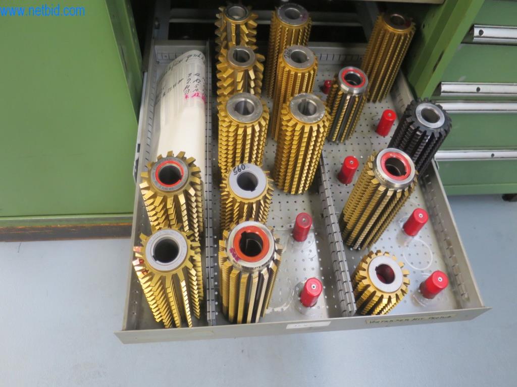 Kompletní sortiment vysoce kvalitních CNC obráběcích strojů-5