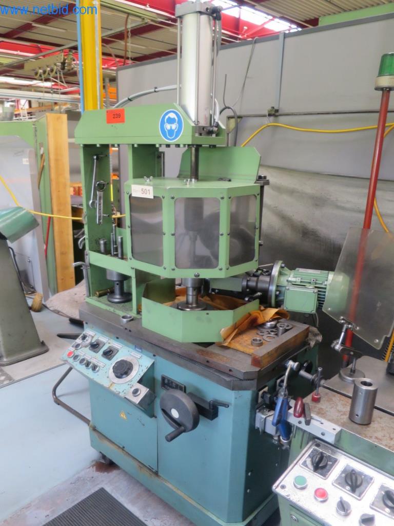 Kompletní sortiment vysoce kvalitních CNC obráběcích strojů-3