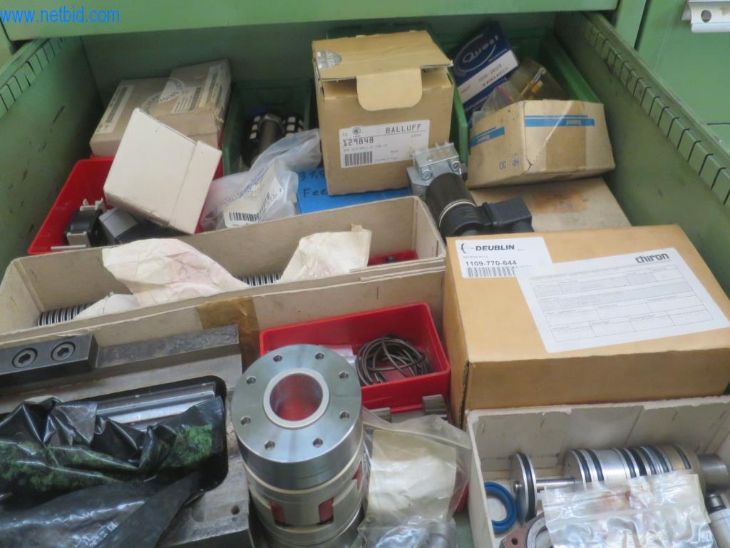 Kompletní sortiment vysoce kvalitních CNC obráběcích strojů-3