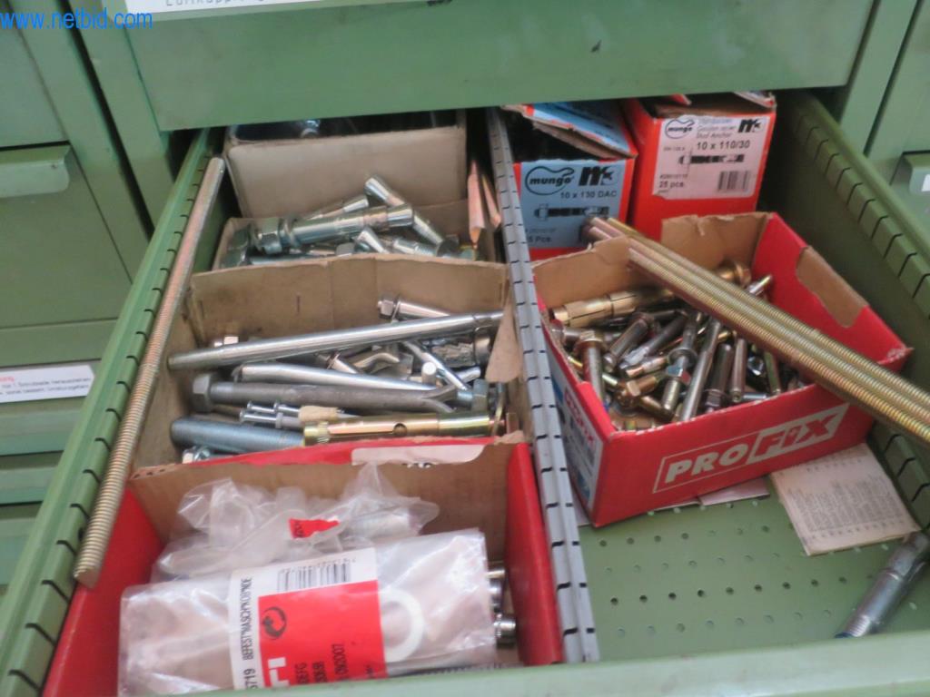 Kompletní sortiment vysoce kvalitních CNC obráběcích strojů-7