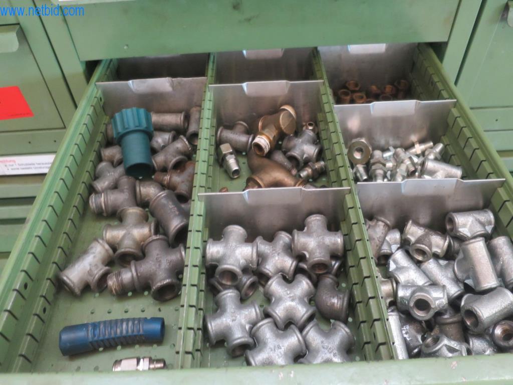 Kompletní sortiment vysoce kvalitních CNC obráběcích strojů-8