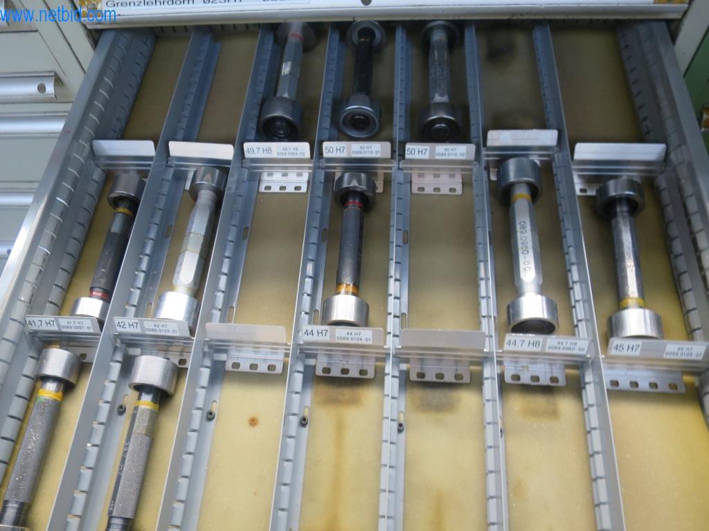 Kompletní sortiment vysoce kvalitních CNC obráběcích strojů-6