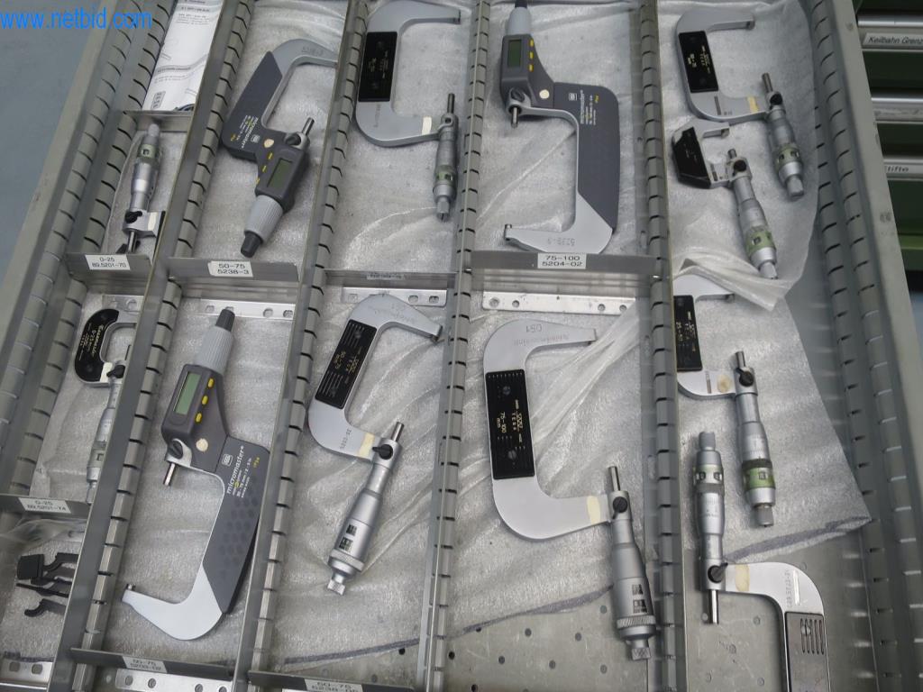 Kompletní sortiment vysoce kvalitních CNC obráběcích strojů-3