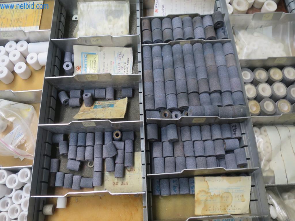 Kompletní sortiment vysoce kvalitních CNC obráběcích strojů-17