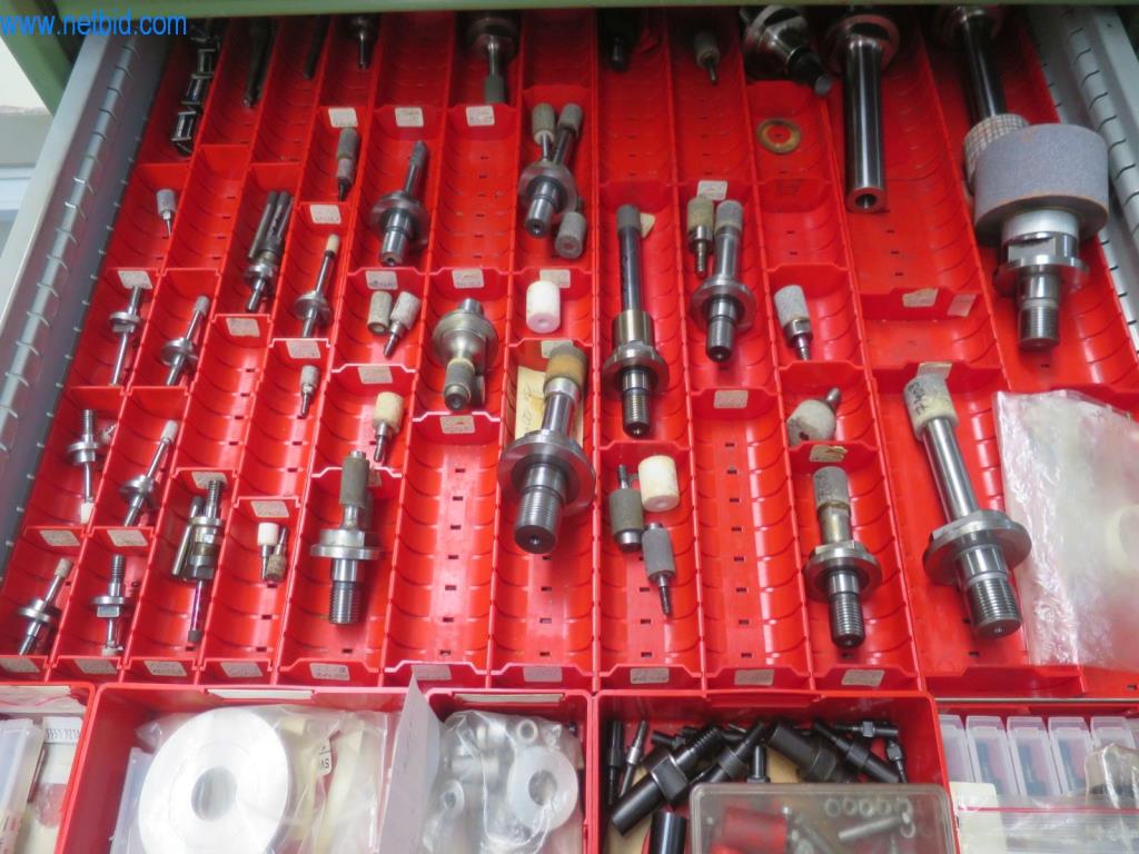 Kompletní sortiment vysoce kvalitních CNC obráběcích strojů-18