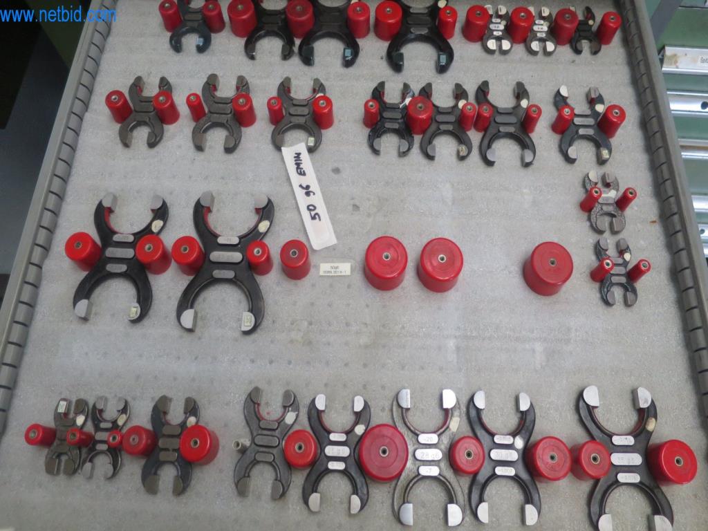 Kompletní sortiment vysoce kvalitních CNC obráběcích strojů-10