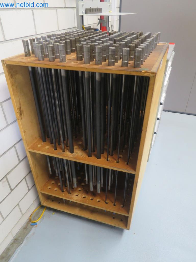 Kompletní sortiment vysoce kvalitních CNC obráběcích strojů-14