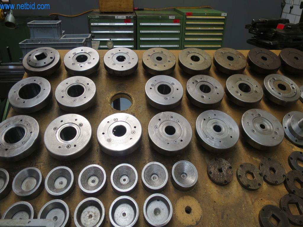 Kompletní sortiment vysoce kvalitních CNC obráběcích strojů-7