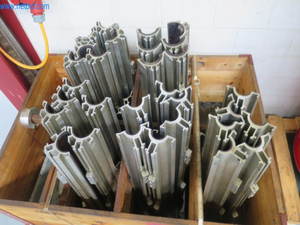 Kompletní sortiment vysoce kvalitních CNC obráběcích strojů-23