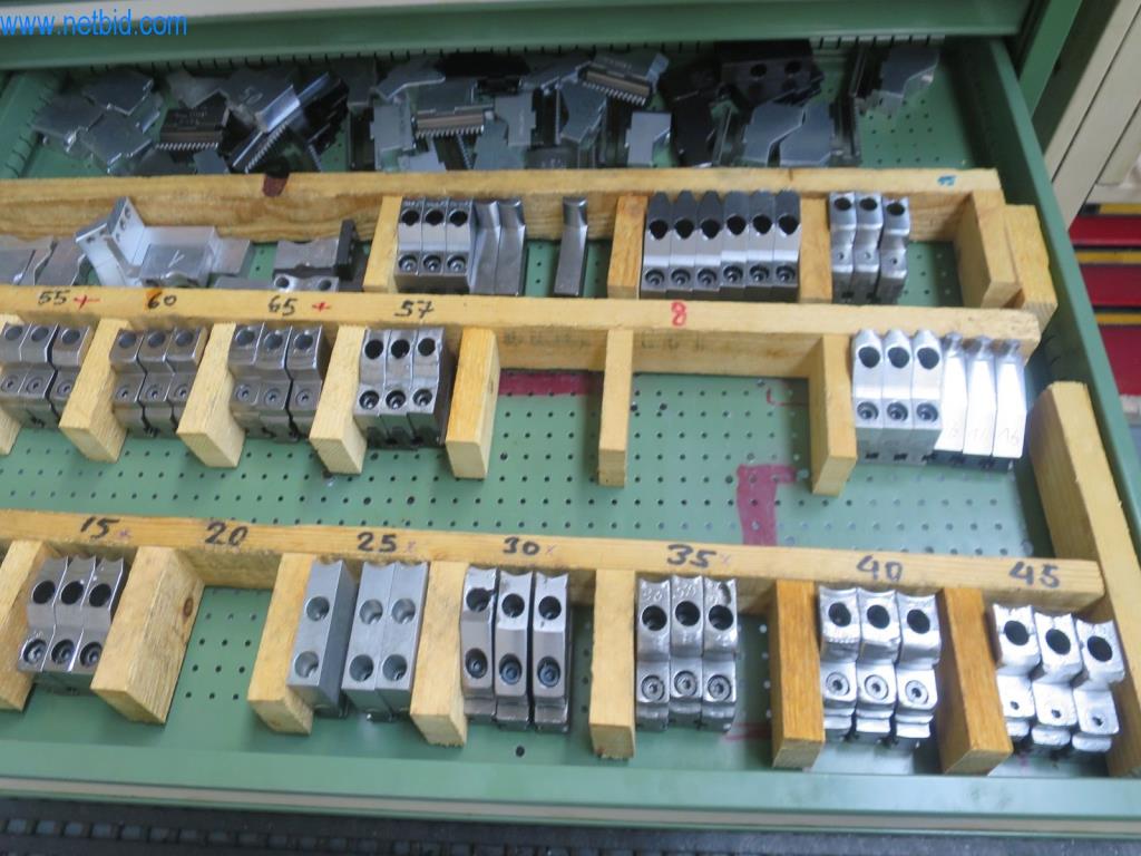 Kompletní sortiment vysoce kvalitních CNC obráběcích strojů-15