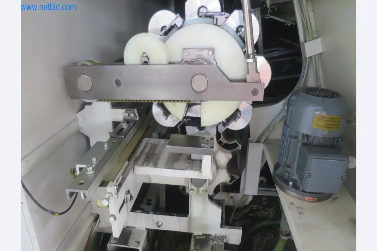 Kompletter Maschinenpark hochwertiger CNC-Bearbeitungsmaschinen-11