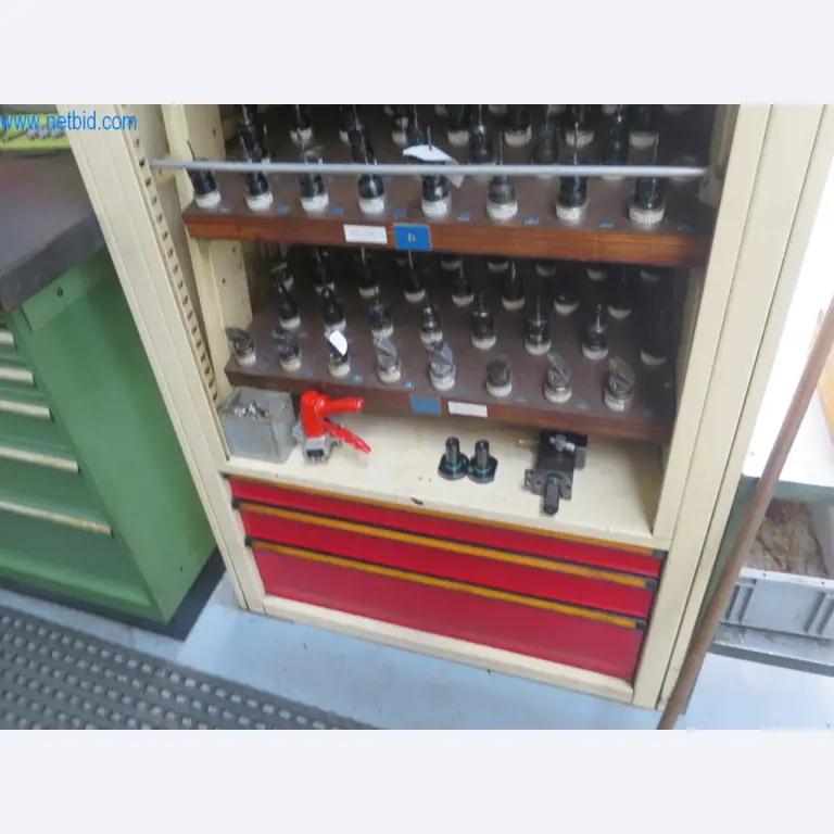 Kompletter Maschinenpark hochwertiger CNC-Bearbeitungsmaschinen-17