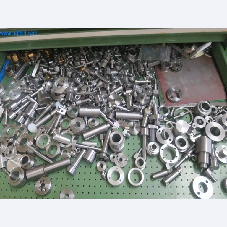 Kompletter Maschinenpark hochwertiger CNC-Bearbeitungsmaschinen-19