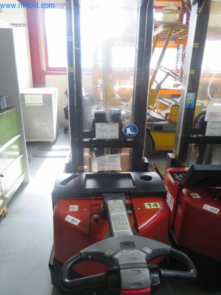 Kompletní sortiment vysoce kvalitních CNC obráběcích strojů-4