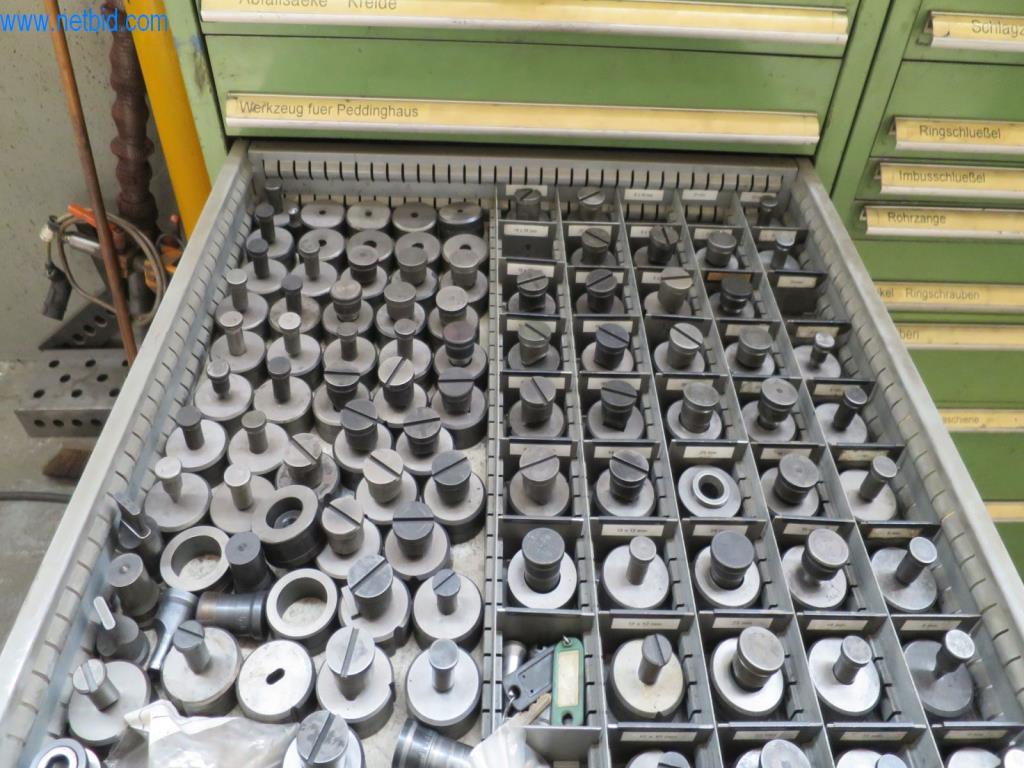 Kompletní sortiment vysoce kvalitních CNC obráběcích strojů-11