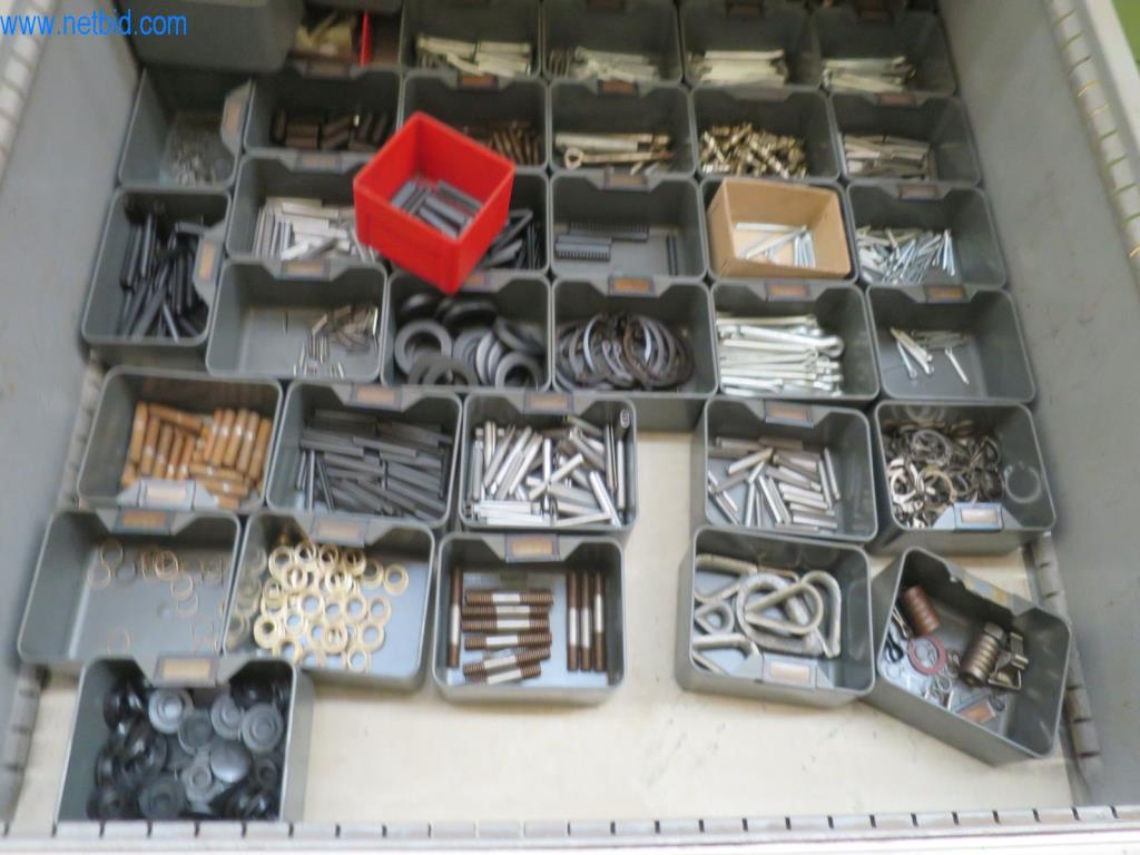 Kompletní sortiment vysoce kvalitních CNC obráběcích strojů-12