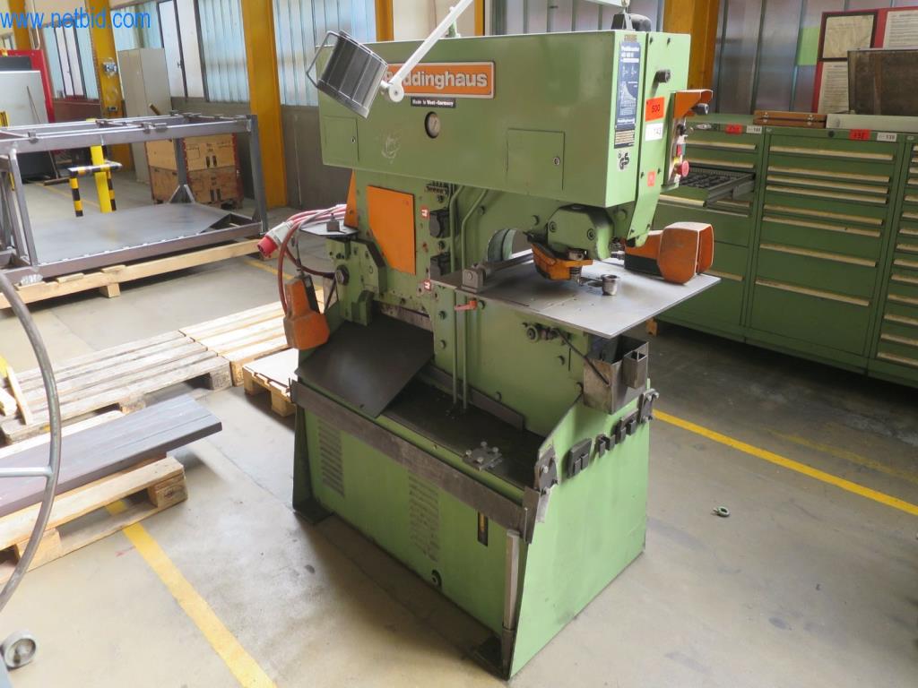 Kompletní sortiment vysoce kvalitních CNC obráběcích strojů-7