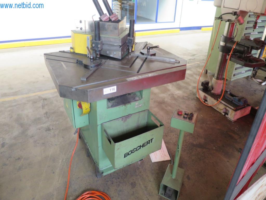 Kompletní sortiment vysoce kvalitních CNC obráběcích strojů-5