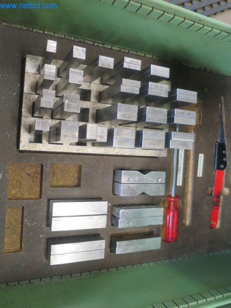 Kompletní sortiment vysoce kvalitních CNC obráběcích strojů-12