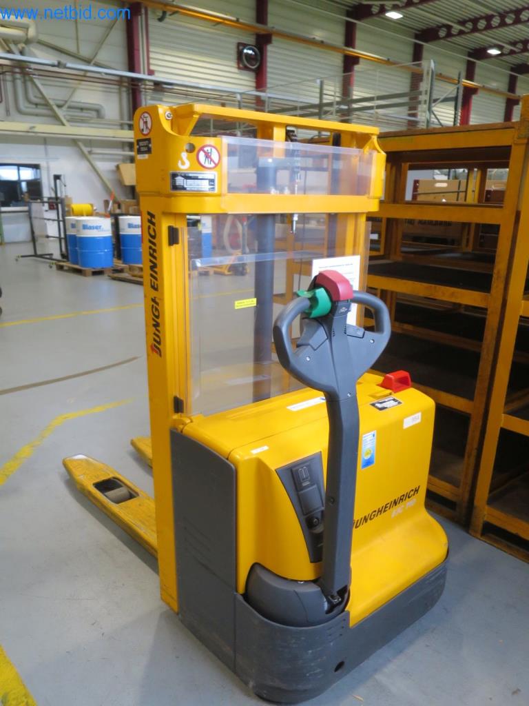 Kompletní sortiment vysoce kvalitních CNC obráběcích strojů-3