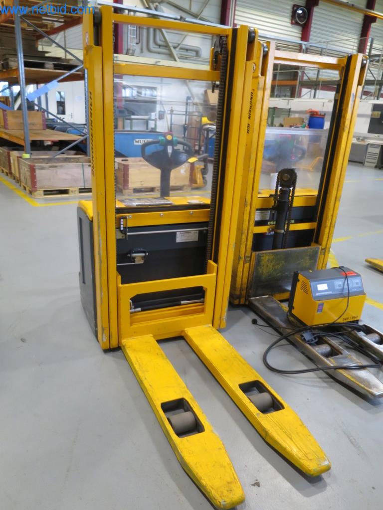 Kompletní sortiment vysoce kvalitních CNC obráběcích strojů-3