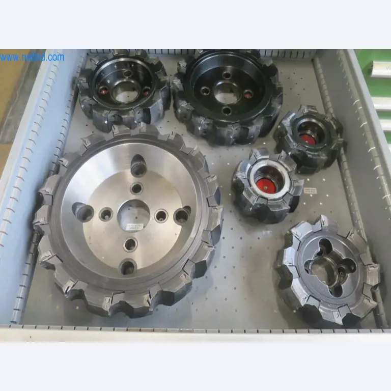 Parc complet de machines d'usinage CNC de haute qualité-4