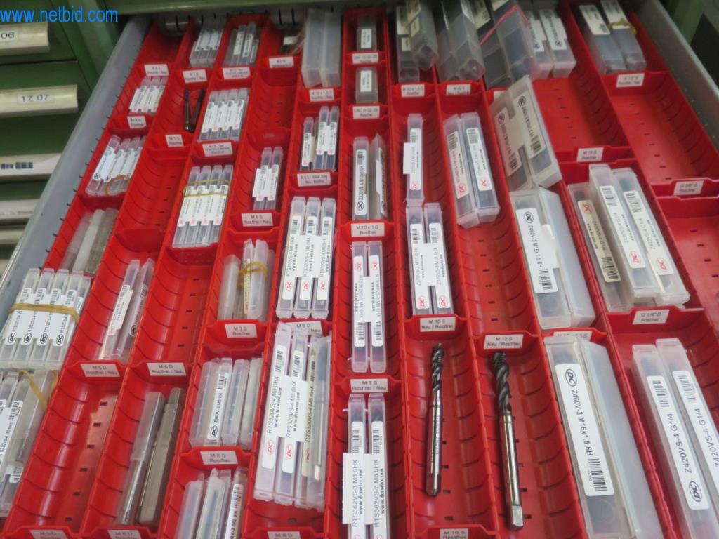 Kompletní sortiment vysoce kvalitních CNC obráběcích strojů-3