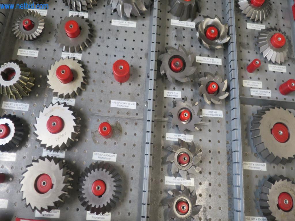 Kompletní sortiment vysoce kvalitních CNC obráběcích strojů-11