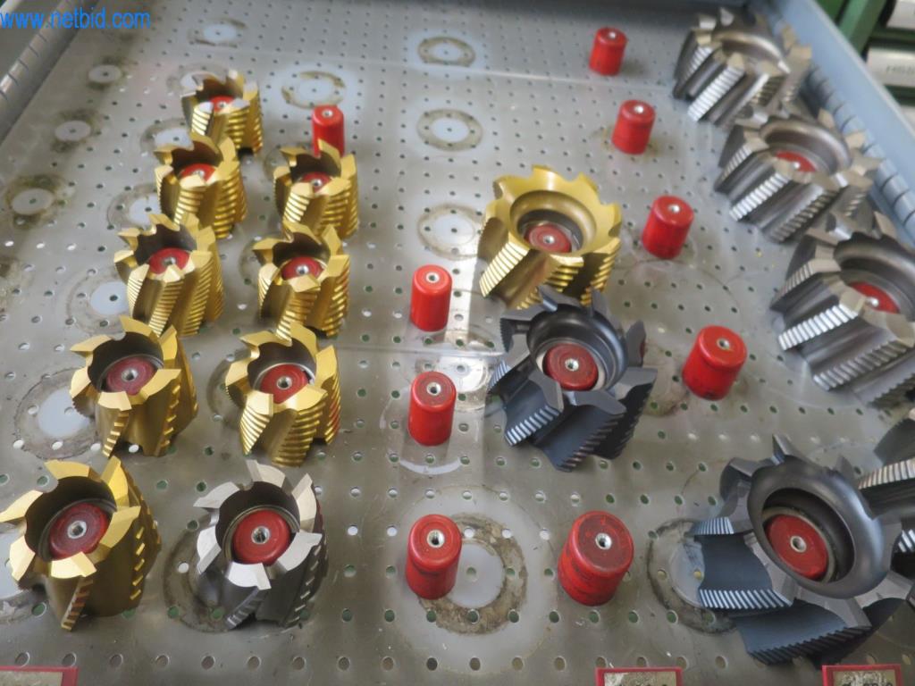 Kompletní sortiment vysoce kvalitních CNC obráběcích strojů-2