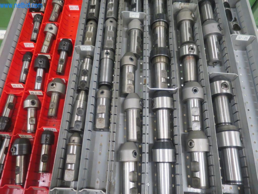 Kompletní sortiment vysoce kvalitních CNC obráběcích strojů-4