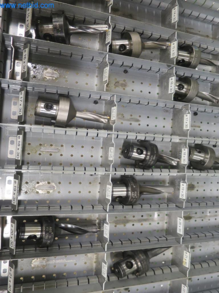 Kompletní sortiment vysoce kvalitních CNC obráběcích strojů-5