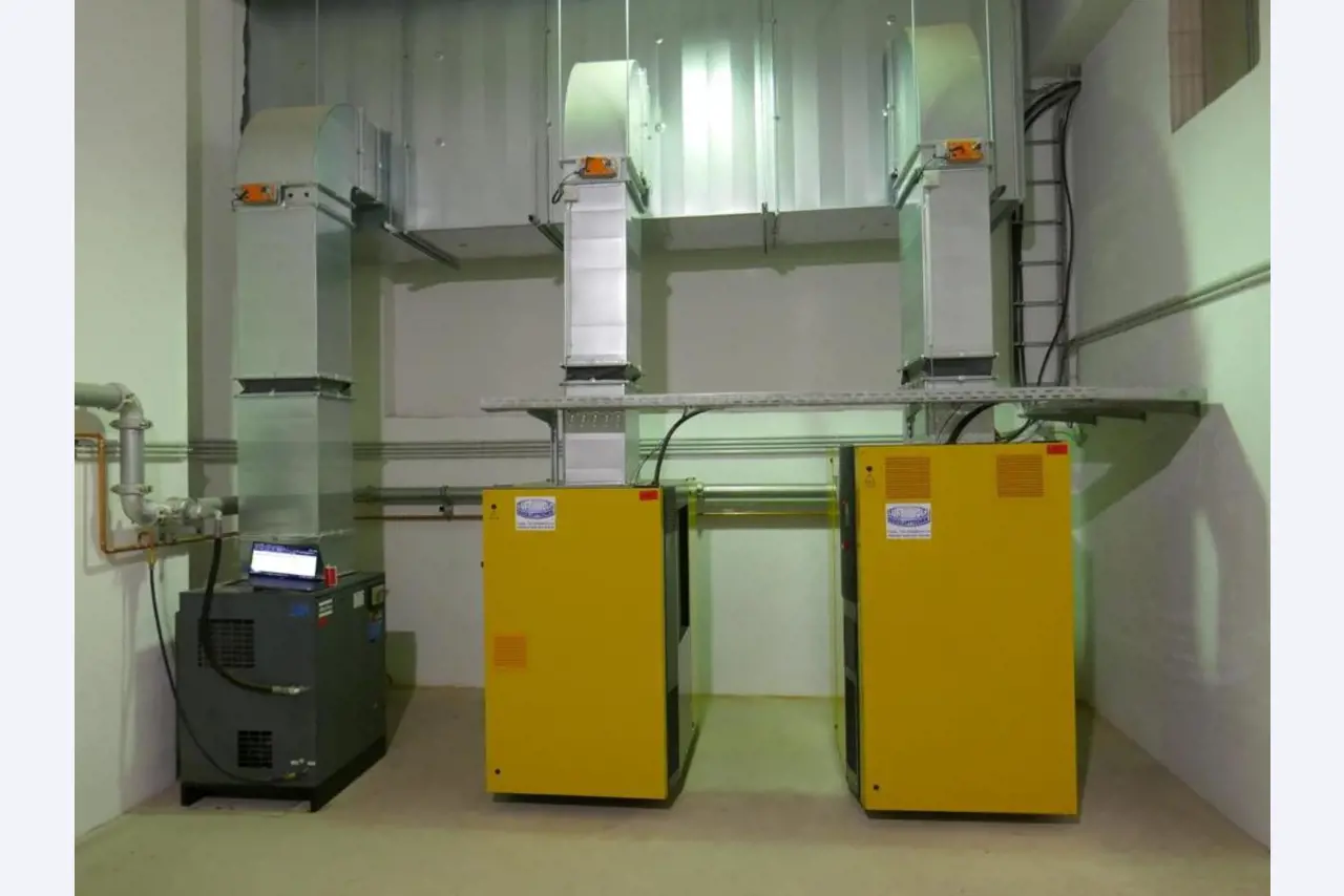 Matériel d'exploitation et de bureau du secteur minier-18