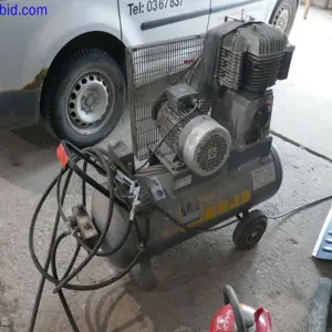 compresseur à piston mobile Schneider Unimaster 650-10-90D