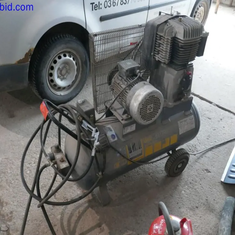 compresseur à piston mobile Schneider Unimaster 650-10-90D