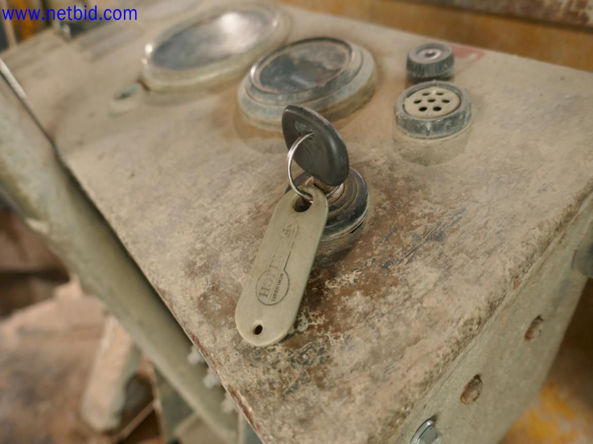 Sprzęt operacyjny i biurowy z sektora górniczego-11