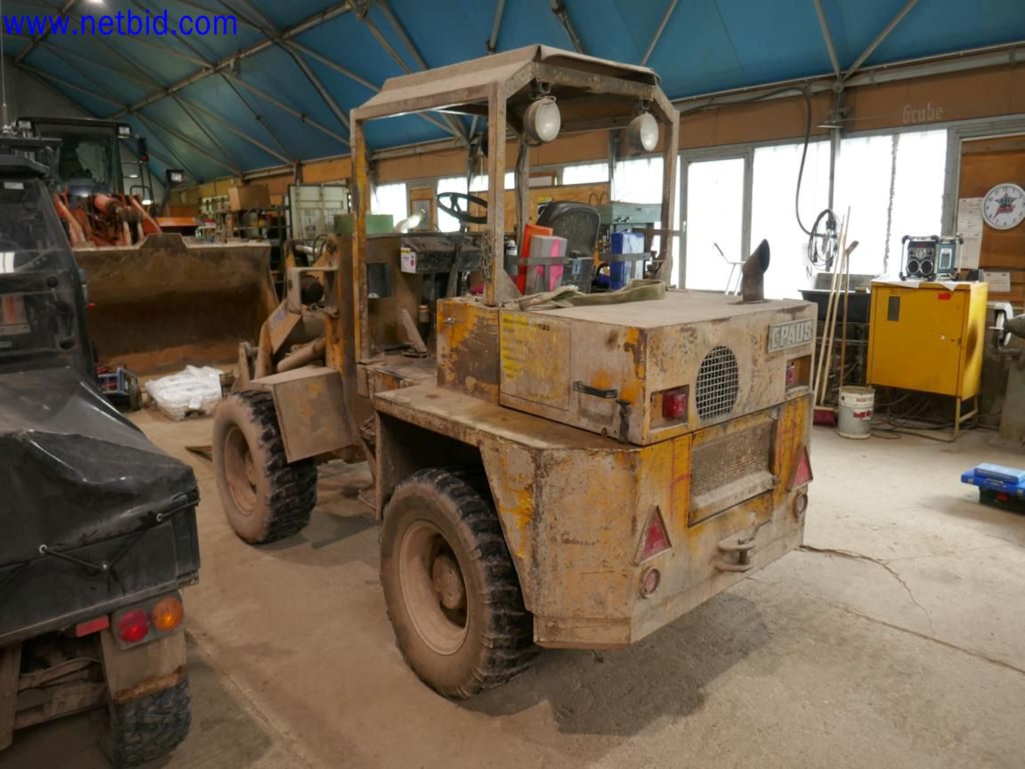 Sprzęt operacyjny i biurowy z sektora górniczego-1