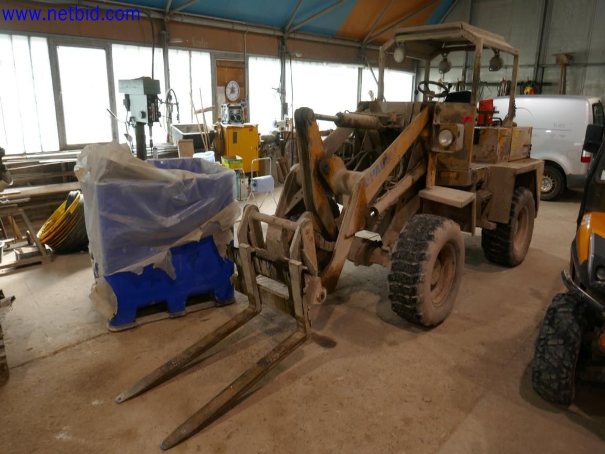 Sprzęt operacyjny i biurowy z sektora górniczego-2